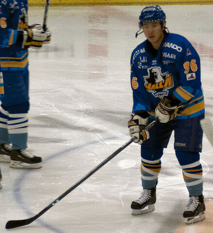 File:Song Dong-hwanhallauniform.jpg