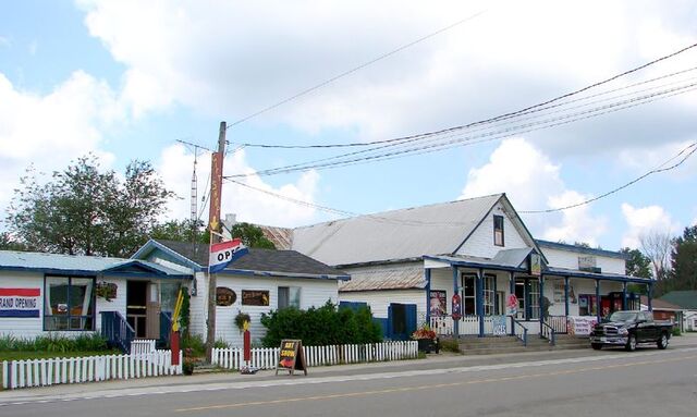 File:Cloyne, Ontario.jpg