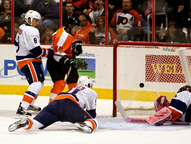 File:Daniel Briere goal 2010-10-30.jpg