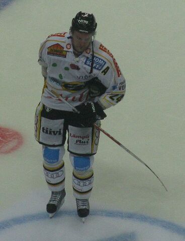 File:Jari Viuhkola.jpg