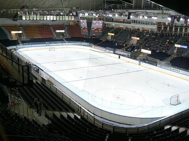 File:Hakametsä I interior 2007.jpg