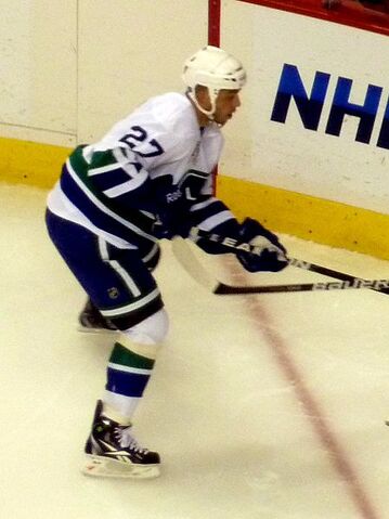 File:Manny Malhotra 2010-12-18.jpg