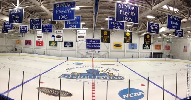 File:Steele Halle Ice Arena.jpg