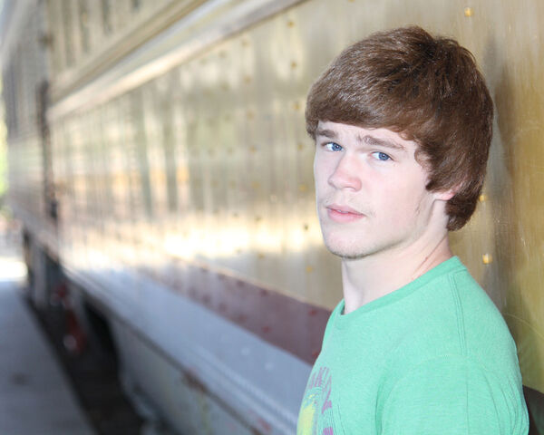 File:Peyton at the Beach.jpg