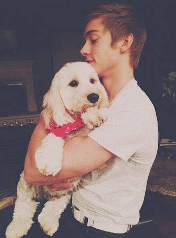 File:Austin with Duffers.png
