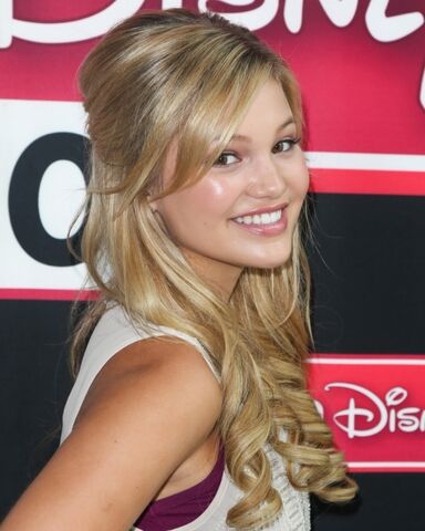 File:Olivia at Radio Disney.jpg