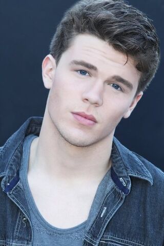 File:Peyton Clark Picture 2013.jpg