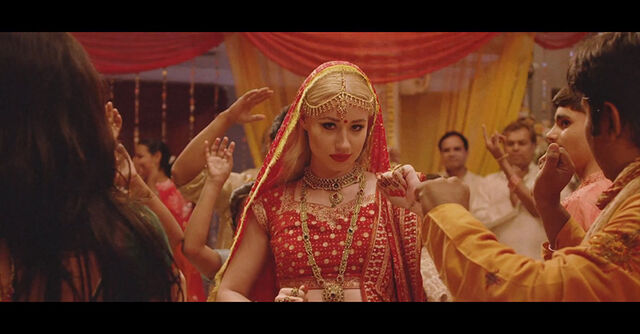 File:Iggy-azalea-bounce-music-video-official-1.jpg