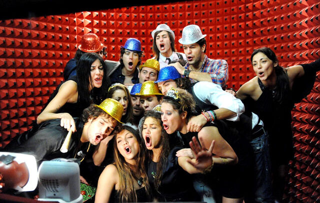 File:Tutto Casa Capodanno Cropped.jpg