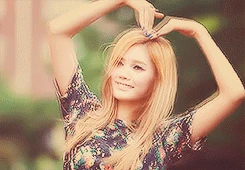 Resultado de imagem para kpop heart gif