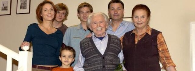 Datei:In aller Freundschaft Pia Familie.jpg