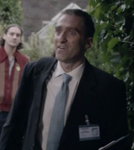 File:Unknown real estate agent.png