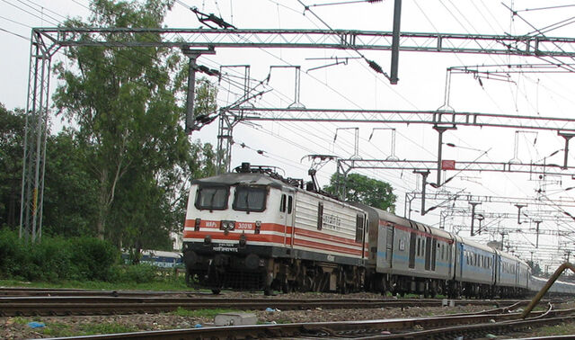 File:ShatabdiLKO.jpg