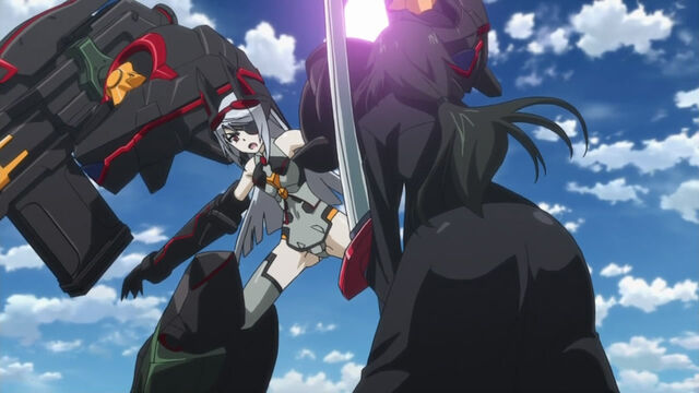 File:Chifuyu blocks Laura back.jpg