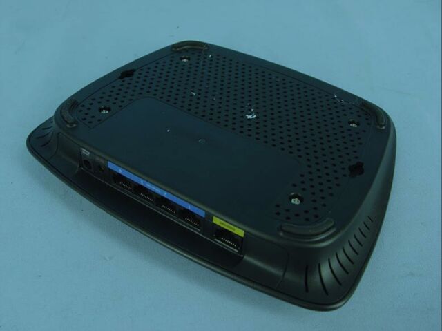 File:Linksys WRT54G2 v1.0 FCCc.jpg