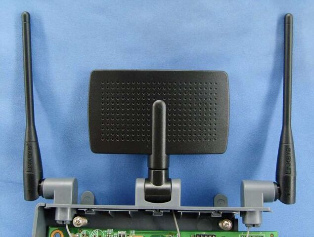 File:Linksys WRT350N v1.0 FCCw.jpg