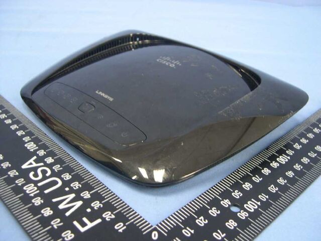 File:Linksys E1000 v1.0 FCCa.jpg