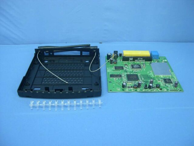 File:Linksys WRT150N v1.1 FCCh.jpg