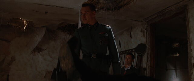 File:Hicox talks to Raine.jpg