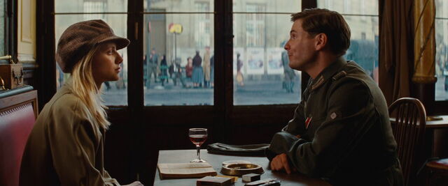File:Zoller speaks to a fan.jpg