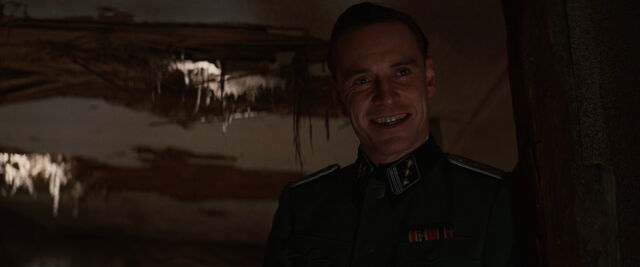 File:Archie Hicox smiles at Hugo Stiglitz.jpg