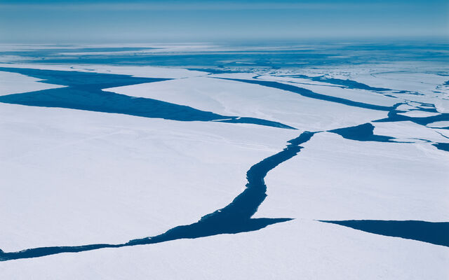 File:Floating Ice.jpg