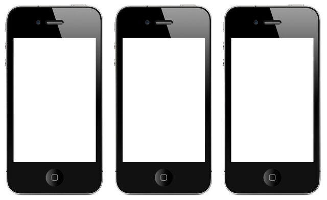 File:3-iphones.jpg