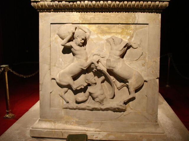 Фајл:800px-Istanbul - Museo archeol. - Sarcofago regio di Sidone, sec. V aC - Foto G. Dall'Orto 28-5-2006 02.jpg