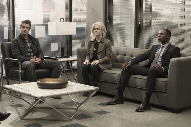 File:IZOMBIE 301 005.jpg
