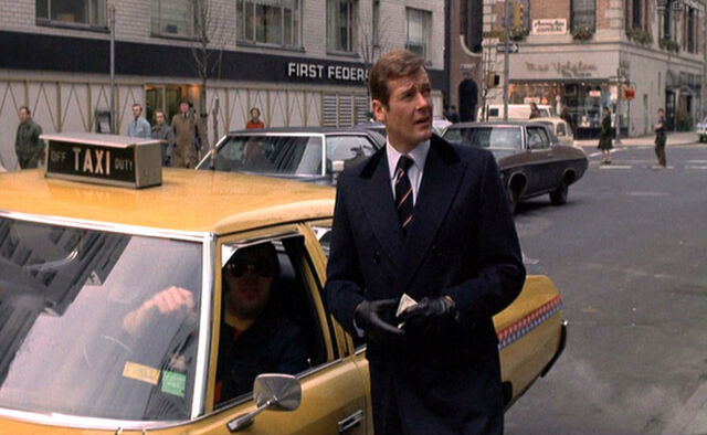 File:BonInNewYork.jpg