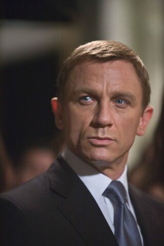 File:Quantum of Solace - Bond 9.jpg