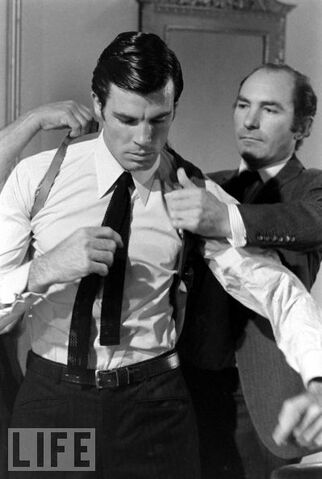 File:Robert-campbell-bond-2.jpg
