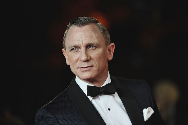 File:Spectre-review-06nov15-06.jpg