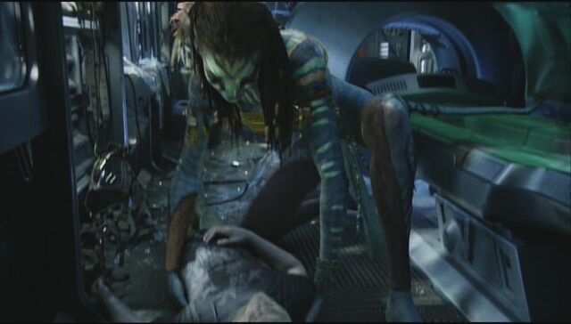 File:Neytiri saves Jake 5.jpg