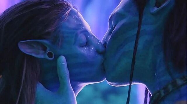 File:Jake & Neytiri Kissing.jpg