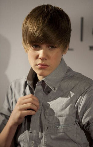 File:Justin Bieber On set.jpg