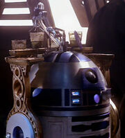 R2-D2 Servierdroide.jpg