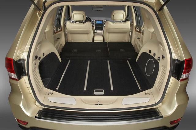 File:38-2011-jeep-chero-presstwo.jpg