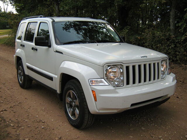 File:2008 Jeep Liberty KK white-f.jpg