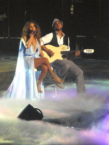 File:JLO 43 - BERCY - OCTOBRE 2012 (8097659485).jpg