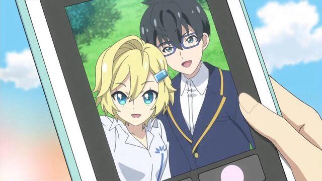 File:Mizuki selfie.jpg