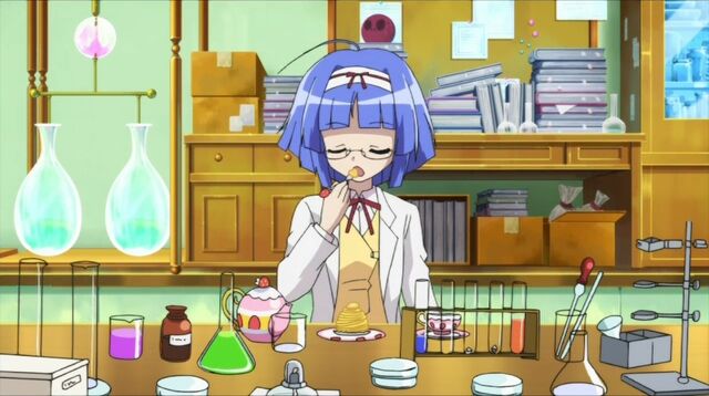 File:Sara's eating.jpg