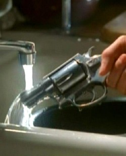 Pistolmainpg.jpg 250×308 pixels