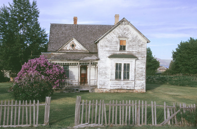 File:Small house.png