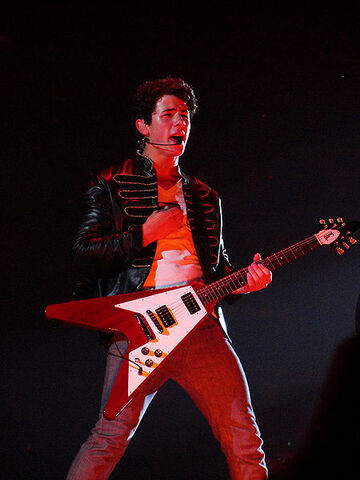 File:450px-NickJonasJul09.jpg