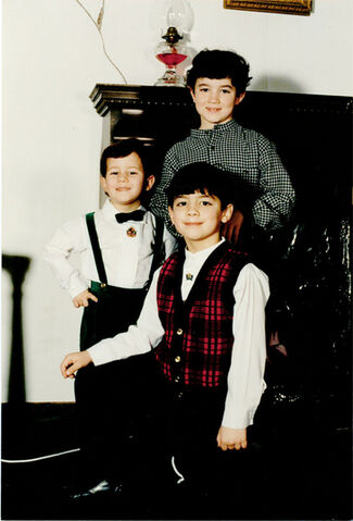 File:Baby-jonas-brothers-the-jonas-brothers-6340996-365-538.jpg