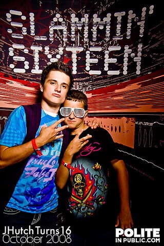 File:Josh Hutcherson- 0410mq022.jpg