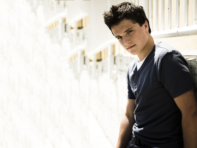 File:Josh Hutcherson 0.jpg
