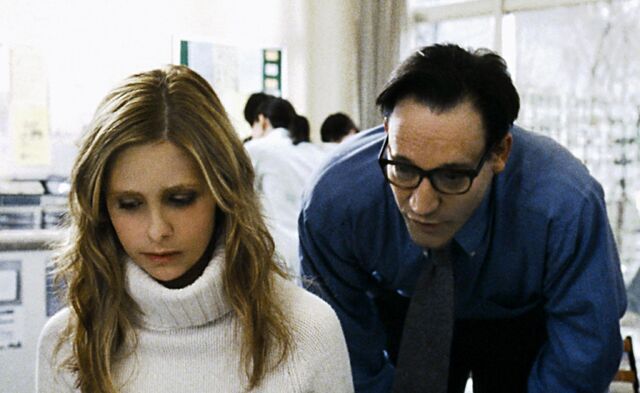 File:Still-of-sarah-michelle-gellar-and-ted-raimi-in-the-grudge-(2004)-large-picture.jpg