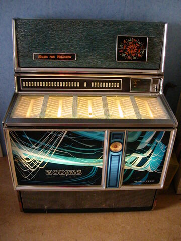 Datei:Dscn2823-Wurlitzer-3500-Zodiac-On.jpg